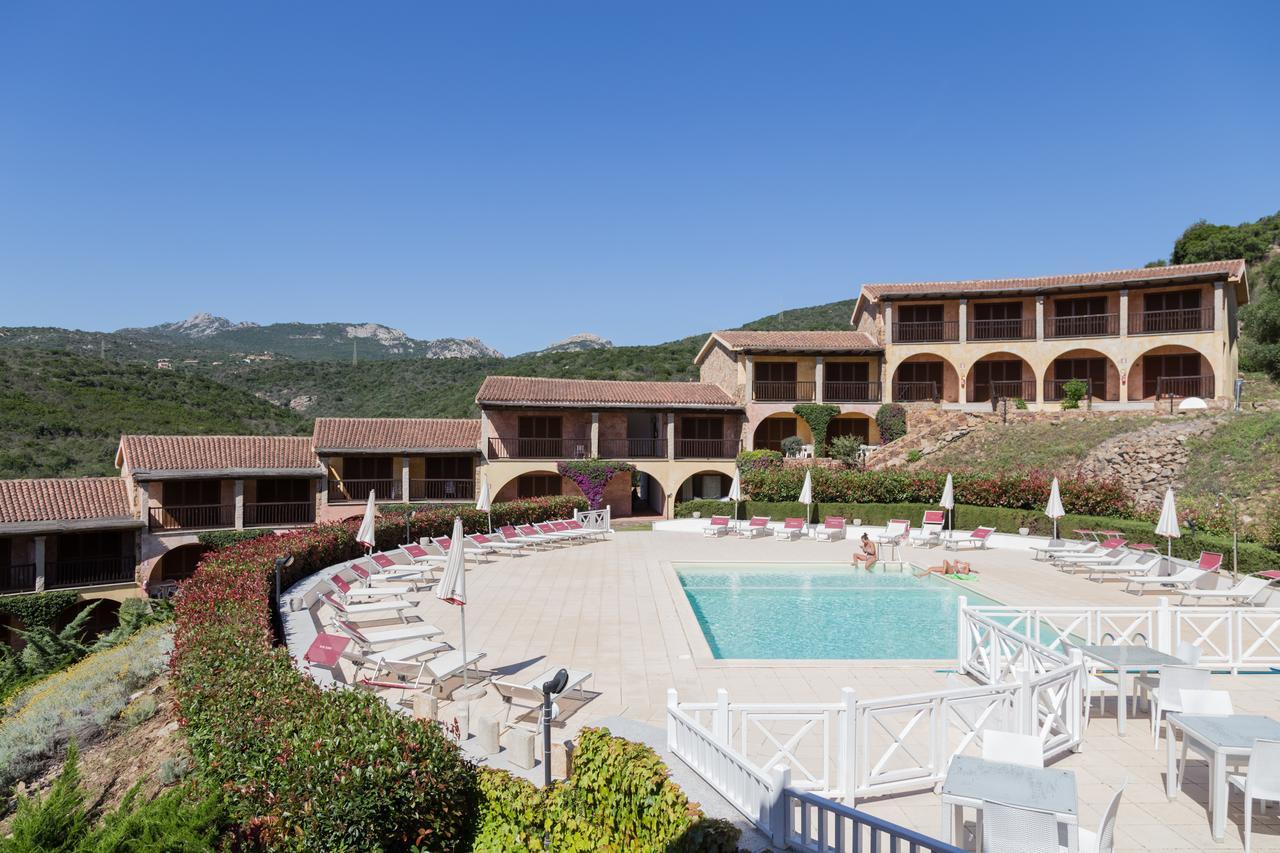 Residence Costa Ruja Portisco Kültér fotó